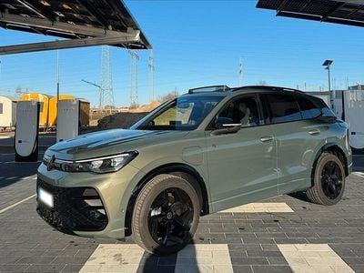 Usata VW Tiguan R-line 204 CV (150 kW) 2025 Verde SUV