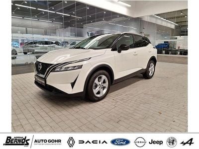Pearl white/black m Gebraucht 2022 Nissan Qashqai N-Connecta SUV | 21.890 € (Guter Preis)