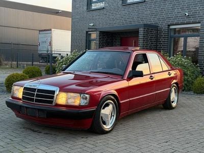 Second-hand Mercedes 190 109 CP (80 kW) 1989 Roșu Berlinǎ