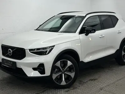Gebraucht Volvo XC40 Plus 197 PS (144 kW) 2025 Crystal white SUV