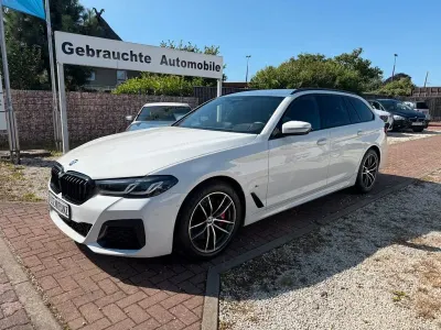 Gebraucht BMW 520 M Sport 190 PS (139 kW) 2023 Weiß Limousine