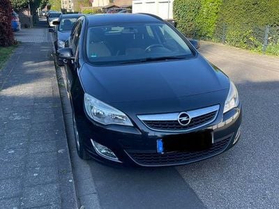 Usata Opel Astra 101 CV (74 kW) 2012 Nero Station wagon
