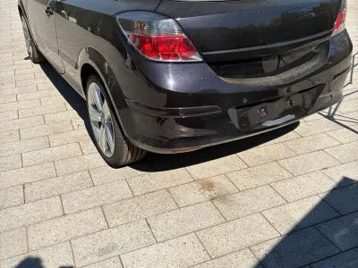 Usata Opel Astra GTC 116 CV (85 kW) 2008 Nero Coupé