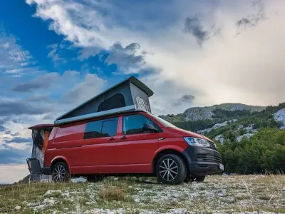 Gebraucht VW T6 150 PS (110 kW) 2019 Rot Van
