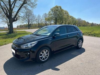 Second-hand Kia Rio Platinum Edition 120 CP (88 kW) 2018 Negru Berlinǎ