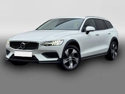 Gebraucht Volvo V60 CC Pro 190 PS (139 kW) 2019 Weiß Kombi