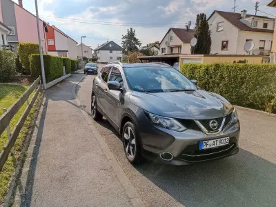 Gebraucht Nissan Qashqai Tekna 163 PS (119 kW) 2015 Grau SUV