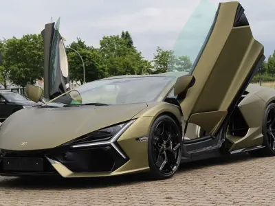 Neu Lamborghini Revuelto 1016 PS (747 kW) 2026 Grün Coupé