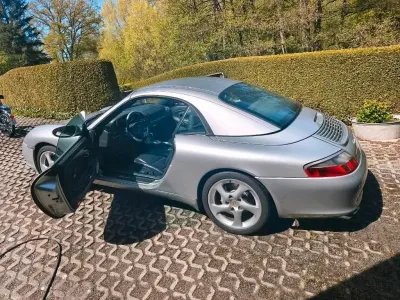 Usata Porsche 911 Carrera 4 Cabriolet 320 CV (235 kW) 2003 Argento Cabrio