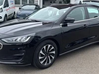 Gebraucht Ford Focus Titanium 116 PS (85 kW) 2023 Schwarz Limousine