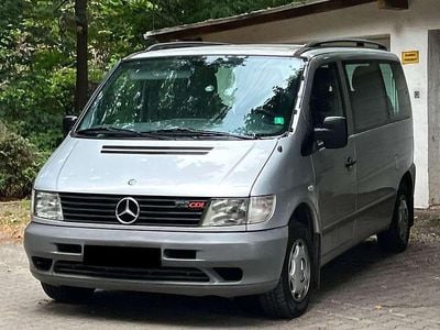 Mercedes V220