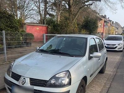 Gebraucht Renault Clio II 75 PS (55 kW) 2003 Silber Kleinwagen