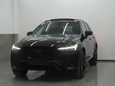 Gebraucht Volvo XC60 Plus 250 PS (183 kW) 2025 Schwarz SUV