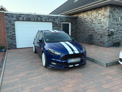 Usata Ford Focus ST 185 CV (136 kW) 2016 Blu Berlina