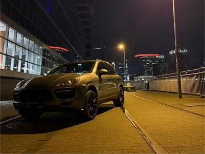 Grau Gebraucht 2011 Porsche Cayenne Turbo SUV | 24.500 € (Etwas zu teuer)