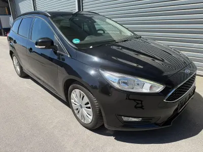 Gebraucht Ford Focus Business Edition 125 PS (91 kW) 2016 Schwarz Limousine
