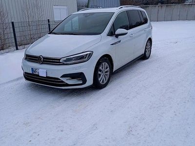 Weiß Gebraucht 2021 VW Touran R-line Van / Kleinbus | 27.900 € (Guter Preis)
