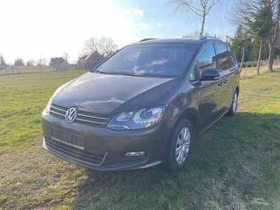 Usata VW Sharan 140 CV (102 kW) 2015 Marrone Monovolume