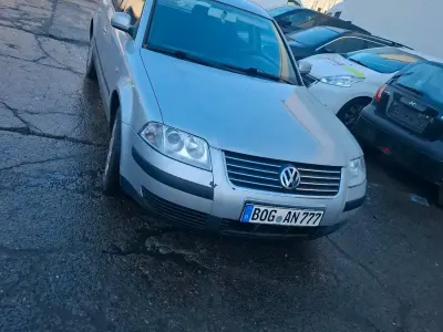 Second-hand VW Passat 102 CP (75 kW) 2000 Argintiu Berlinǎ