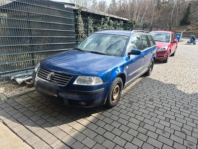 Gebraucht VW Passat 101 PS (74 kW) 2001 Blau Kombi
