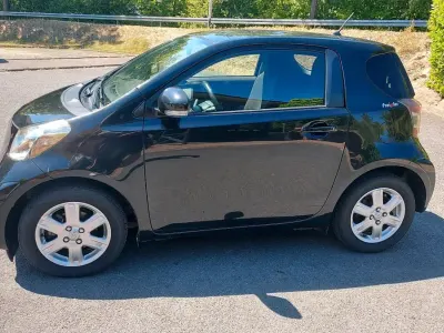 Gebraucht Toyota iQ 98 PS (72 kW) 2009 Schwarz Kleinwagen