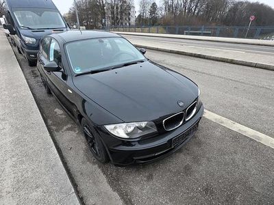 Gebraucht BMW 116 122 PS (89 kW) 2007 Schwarz Kleinwagen