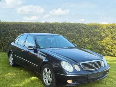 Gebraucht Mercedes E320 224 PS (164 kW) 2002 Blau Limousine