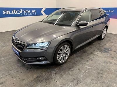 Gebraucht Skoda Superb Style 150 PS (110 kW) 2022 Grau Kombi