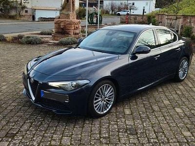 Usata Alfa Romeo Giulia Super 180 CV (132 kW) 2017 Viola Berlina