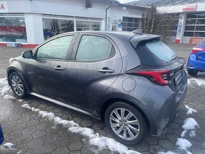 Grau Gebraucht 2022 Toyota Yaris Comfort Limousine | 17.990 € (Fairer Preis)