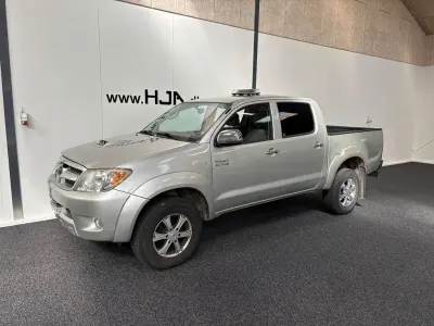 Używany Toyota HiLux 171 KM (125 kW) 2007 Srebrny Pickup