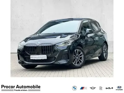 Gebraucht BMW 225 M Sport 136 PS (100 kW) 2023 Saphirschwarz Van / Kleinbus