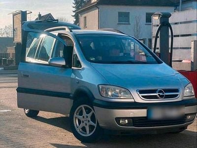 Usata Opel Zafira 125 CV (91 kW) 2003 Argento Monovolume