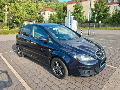 Gebraucht Seat Altea 125 PS (91 kW) 2012 Blau Limousine