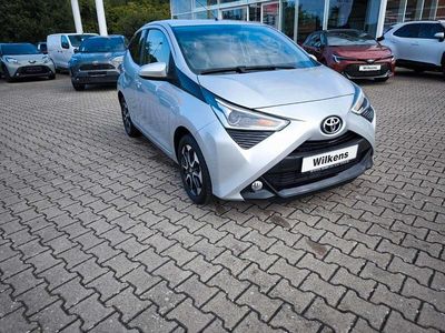 Second-hand Toyota Aygo X-play 72 CP (52 kW) 2019 Argintiu Hatchback