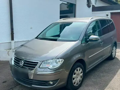 Gebraucht VW Touran 140 PS (102 kW) 2010 Grau Van / Kleinbus