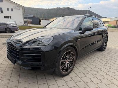 Gebraucht Porsche Cayenne 470 PS (345 kW) 2024 Schwarz SUV