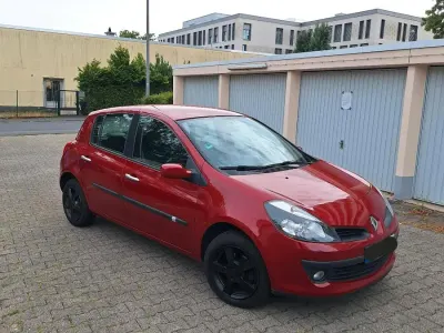 Gebraucht Renault Clio III 75 PS (55 kW) 2008 Rot Kleinwagen