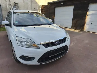 Usado Ford Focus 109 CV (80 kW) 2009 Blanco Berlina