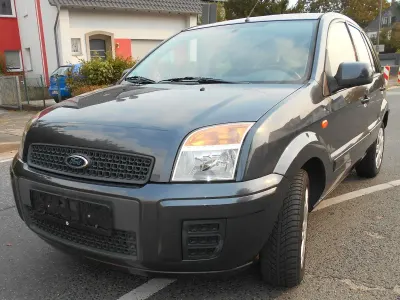 Gebraucht Ford Fusion Style 75 PS (55 kW) 2010 Grau Kleinwagen