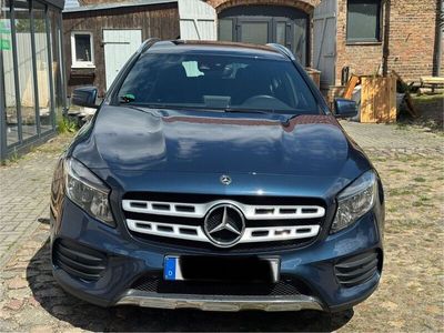 Mercedes GLA220