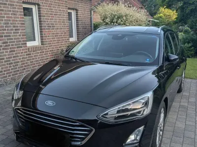 Gebraucht Ford Focus Titanium 125 PS (91 kW) 2019 Schwarz Limousine