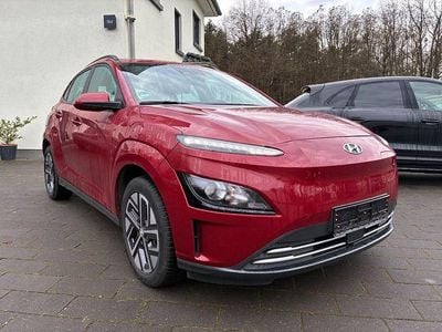 Gebraucht Hyundai Kona Select 100 kW (136 PS) 2022 Rot SUV