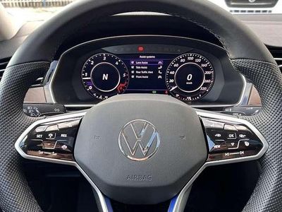 Gebraucht VW Passat Trendline 190 PS (139 kW) 2018 Weiß Limousine