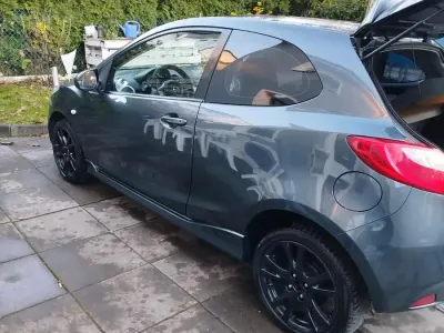 Usata Mazda 2 103 CV (75 kW) 2009 Grigio Utilitaria