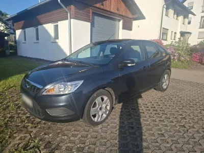 Gebraucht Ford Focus 80 PS (58 kW) 2010 Grau Limousine