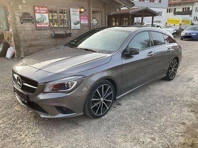 Gebraucht Mercedes CLA200 Shooting Brake Urban 156 PS (114 kW) 2015 Grau Kombi