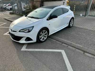 Gebraucht Opel Astra GTC OPC 280 PS (205 kW) 2013 Weiß Coupé