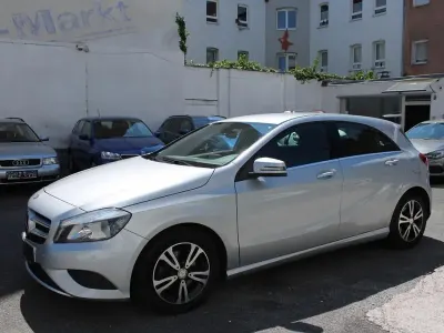 Gebraucht Mercedes A180 122 PS (89 kW) 2012 Silber Limousine