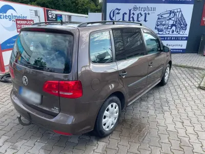 Gebraucht VW Touran Trendline 105 PS (77 kW) 2012 Braun Van / Kleinbus